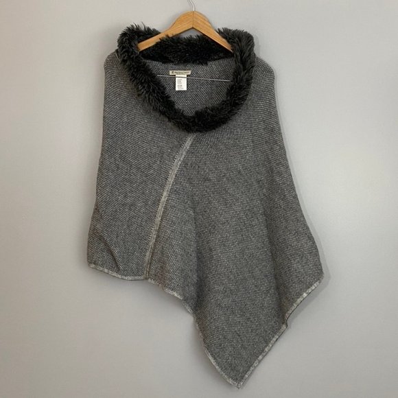 Fratelli Talli Italian-Made Poncho w/ Fake Fur Ruff - Picture 1 of 5